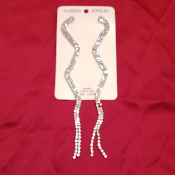 3XHP!! NWT Gorgeous 925 Silver Sparkly Long Curves Earrings! - Picture 6 of 9